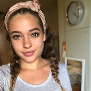 Meet your Posher, Brianna